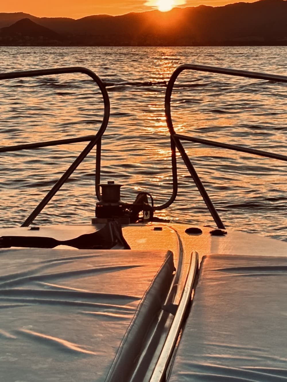 Feuerwerksabend auf einem privaten Boot in Cannes – VIP-Erlebnis auf See (19–23 Uhr)