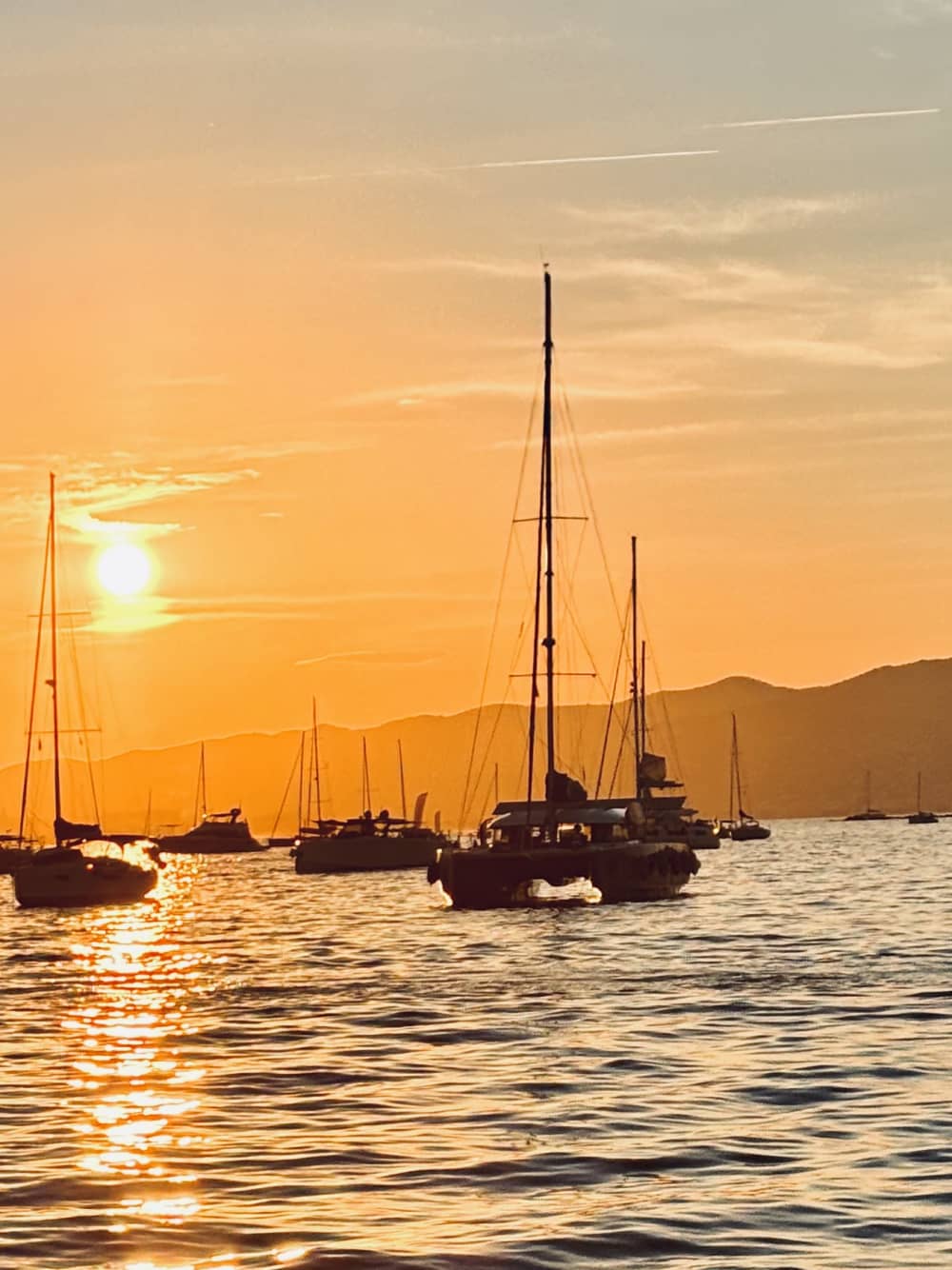 Feuerwerksabend auf einem privaten Boot in Cannes – VIP-Erlebnis auf See (19–23 Uhr)