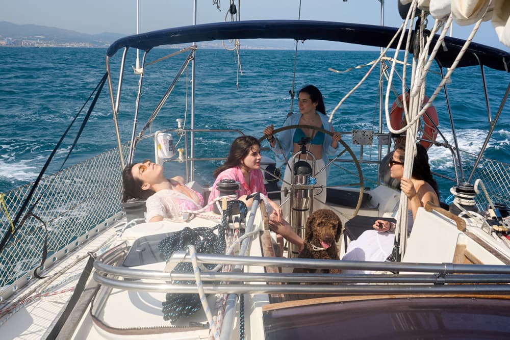 Barcelona Coastal Escape – 2.5h Sailing Experience