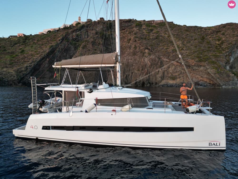 Excursion exclusive en bateau à Comino : lagon bleu, lagon de cristal et grottes