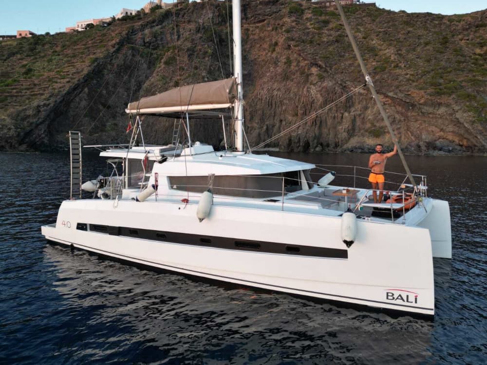 Excursion exclusive en bateau à Comino : lagon bleu, lagon de cristal et grottes