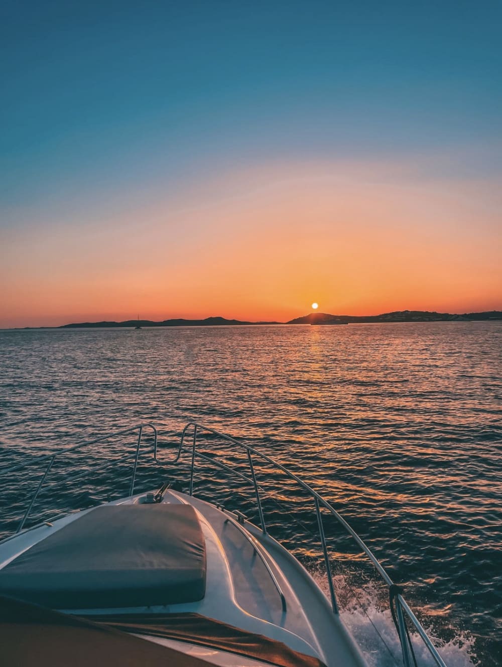 Romantic Sunset Cruise – Private Cruise Experience in Mykonos