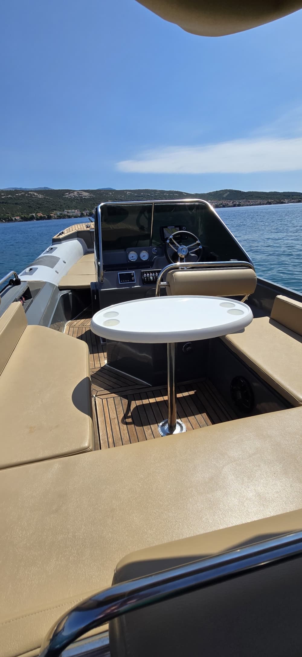 4 timmar för att utforska Stara Novalja på en motorbåt