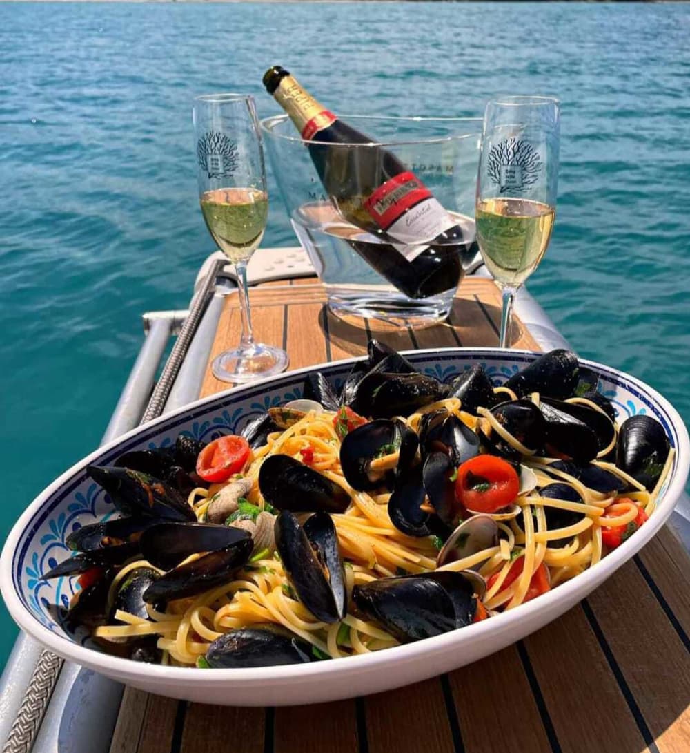 Crucero de 7,5 horas por Salento a Punta Prosciutto y Torre Castiglione