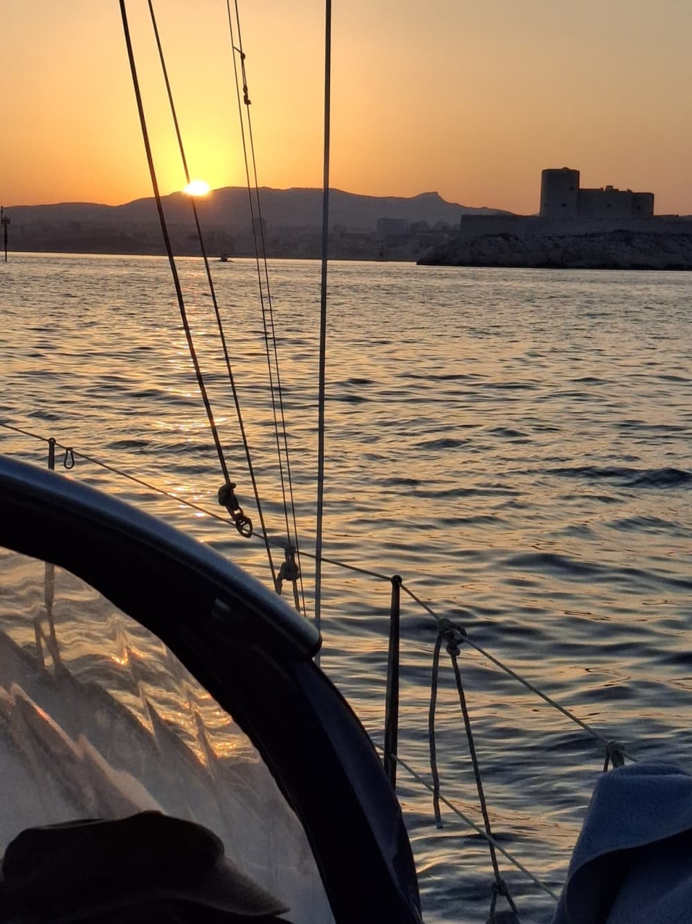 Private 9h sailing trip in Port Camargue