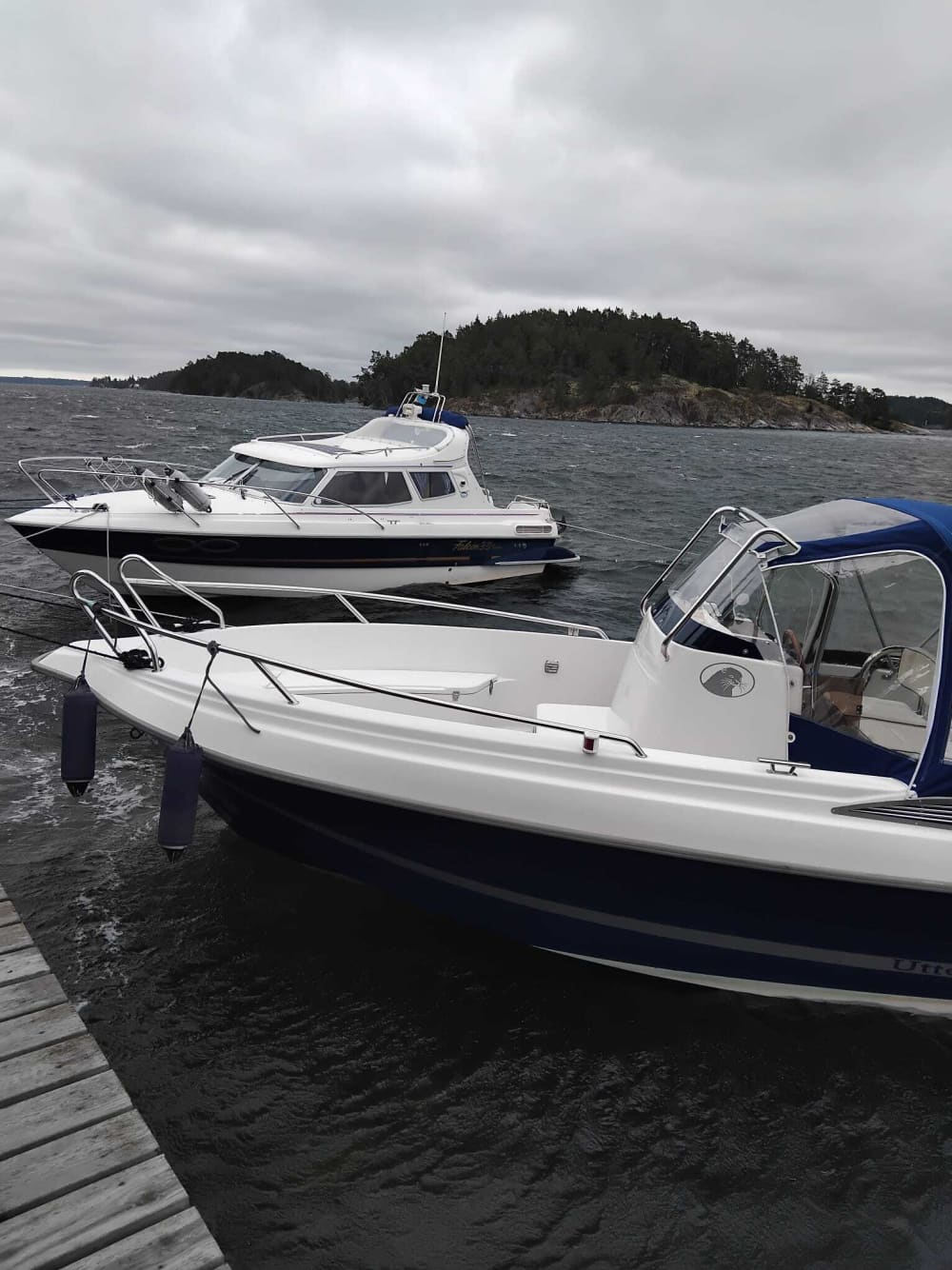 Um dia em Estocolmo: Desfrute de 9 horas de descobertas em um barco a motor.