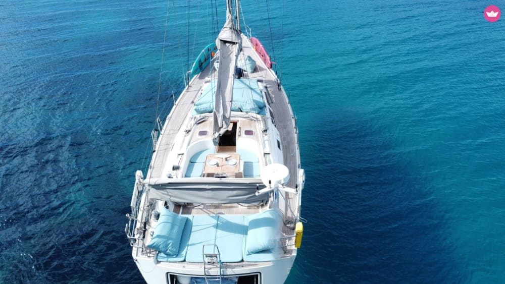 8 ore di navigazione esclusiva con snorkeling, paddleboarding e aperitivo