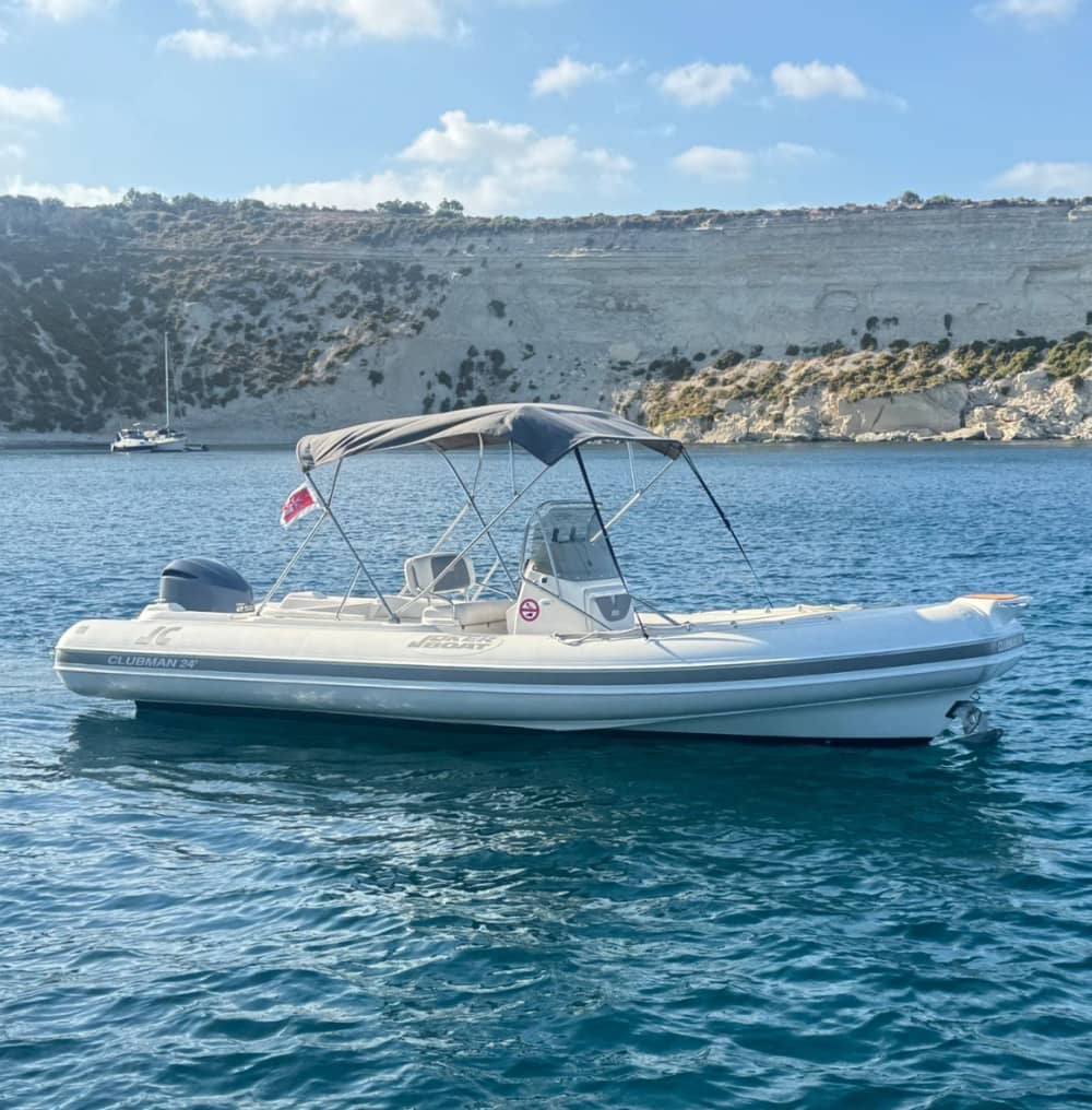 Een ontspannen uitstapje naar Malta: een boottocht van 3,5 uur op een motorboot.