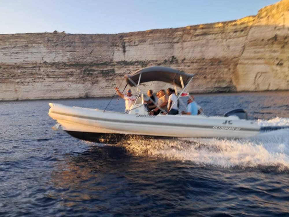 Prenez 8 heures pour découvrir la magie cachée de Malte depuis les vagues.
