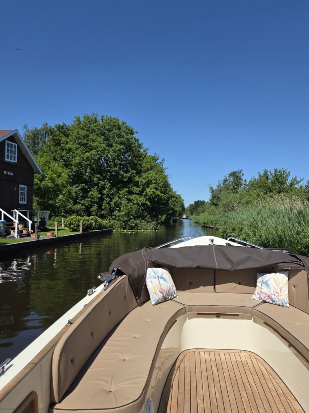 Loosdrecht Lakes – Trekgaten & Kalverstraat tour. 3 hours