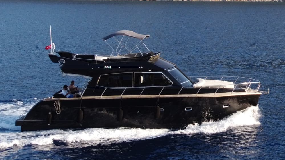 Aventura marítima de día completo en Bodrum con baño, almuerzo y esnórquel