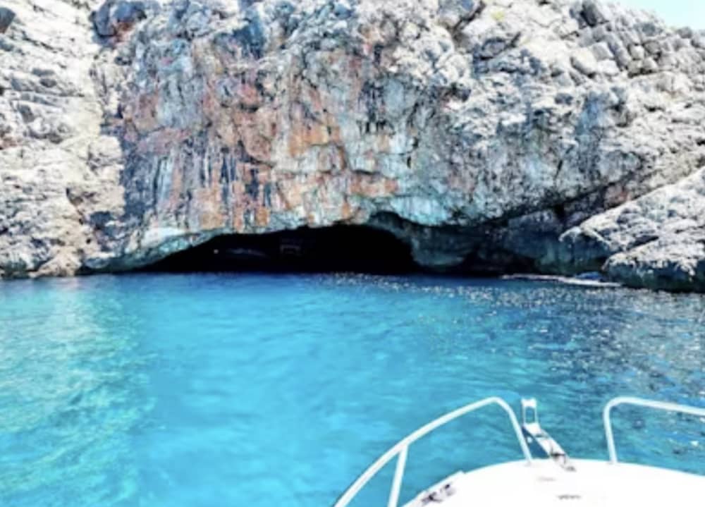 Croisière nocturne de 5 heures le long de la côte de Budva