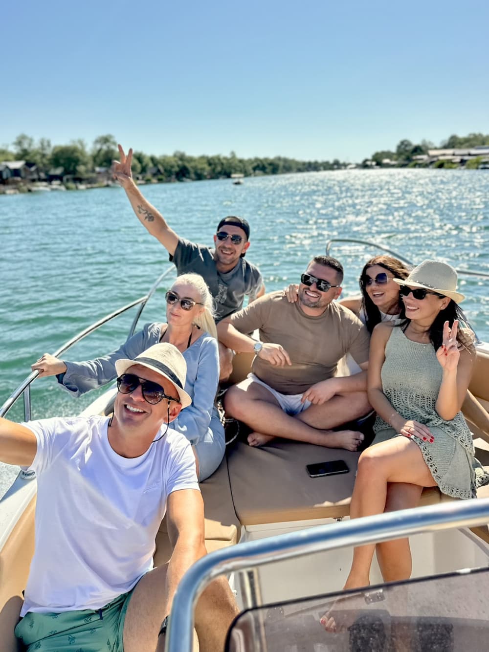 Wycieczka łodzią widokową po wyspie Ada Bojana (1 godzina)