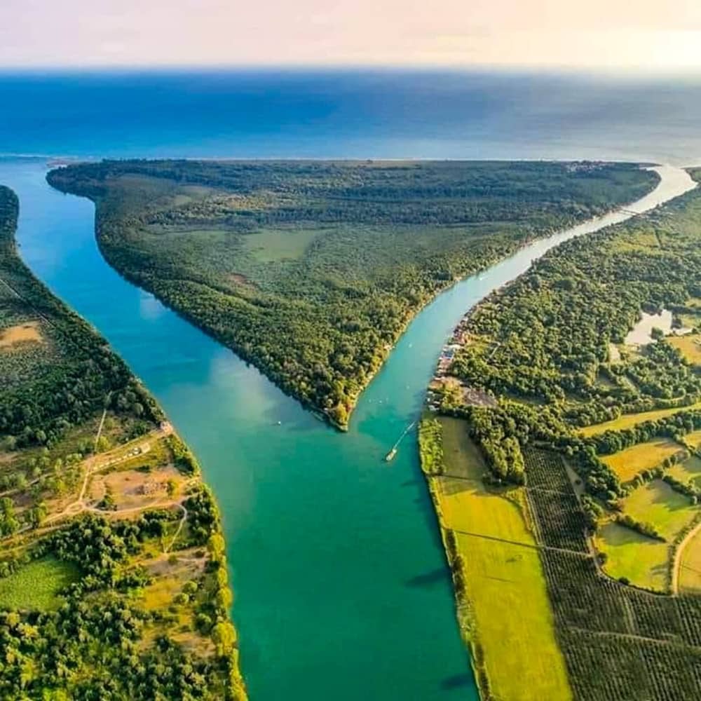 Wycieczka łodzią widokową po wyspie Ada Bojana (1 godzina)