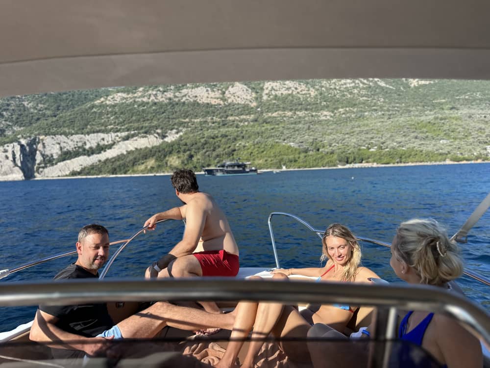 Wycieczka malowniczą łodzią motorową po zatoce Valdanos i plaży Crystal Beach