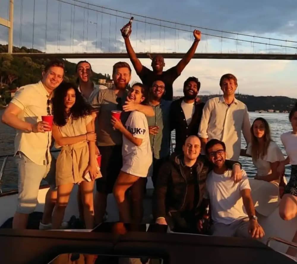 4-uur durende Bosporus-tour op een groot jacht