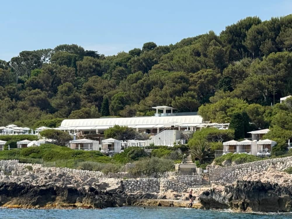 Coastal escape between Menton and secret Italy