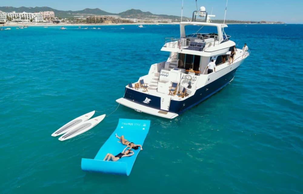 Cabo Yacht: Mexikanisches Essen, Premium Open Bar und Abenteuer auf dem Meer