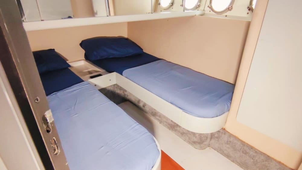 Facile fuga da Kemer: un'escursione in barca di 2 ore e 30 minuti a bordo di un motoscafo.