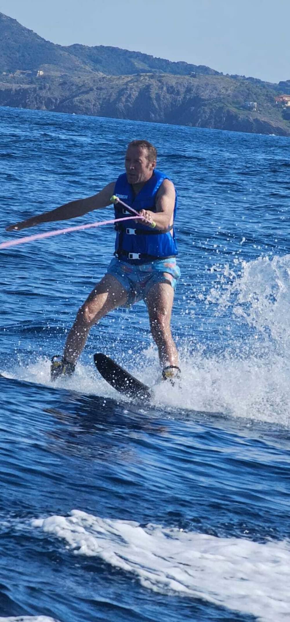 Une journée à Saint-Cyprien sur un bateau à moteur