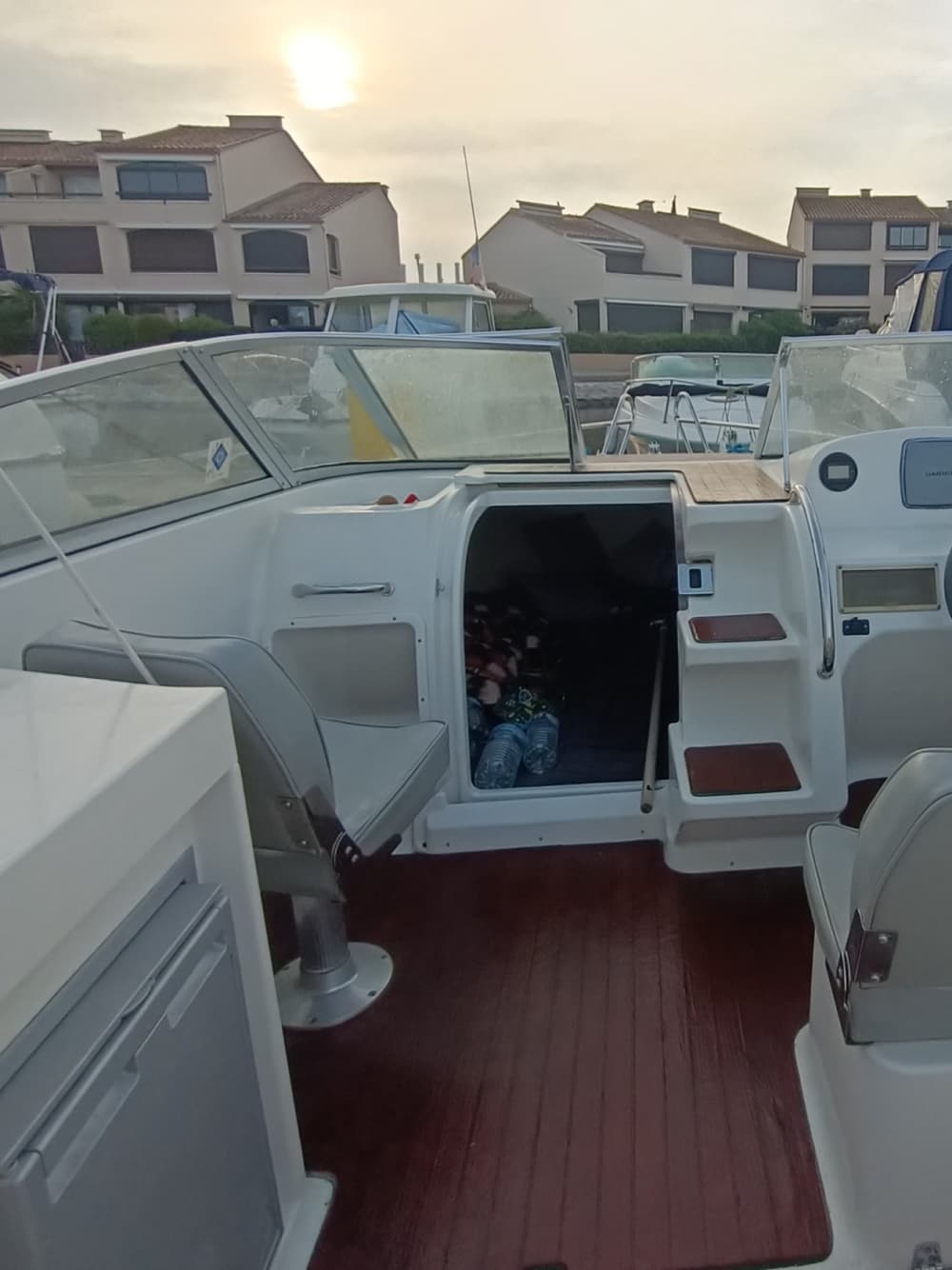 Une journée à Saint-Cyprien sur un bateau à moteur