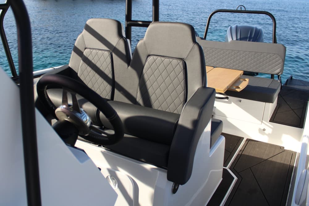 Um dia em Paxi, num barco a motor.