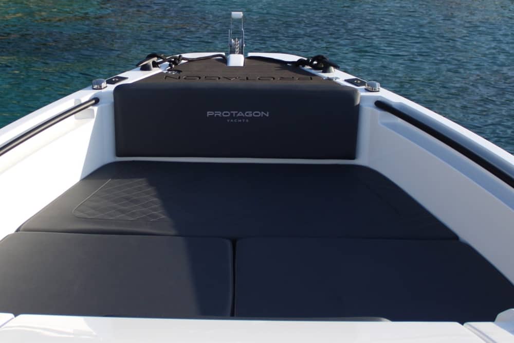 Um dia em Paxi, num barco a motor.