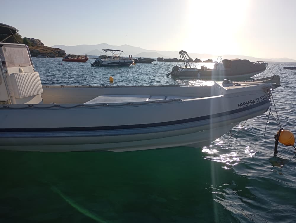 Relax on a 4h boat trip in Naxos