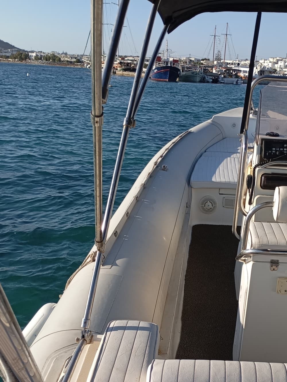 Relax on a 4h boat trip in Naxos