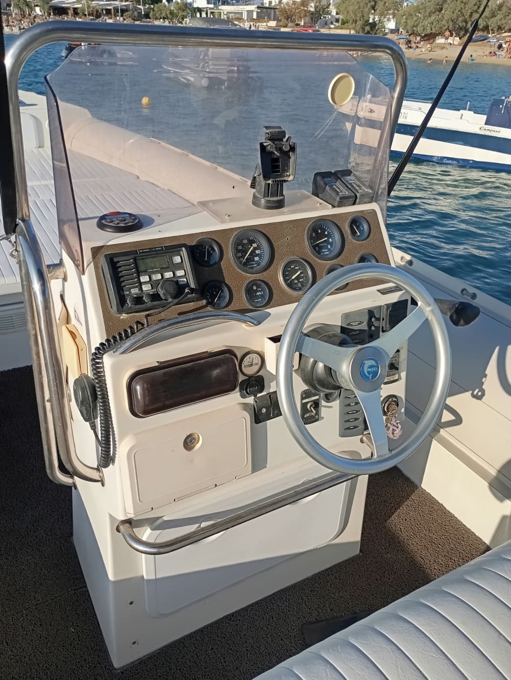 Relax on a 4h boat trip in Naxos