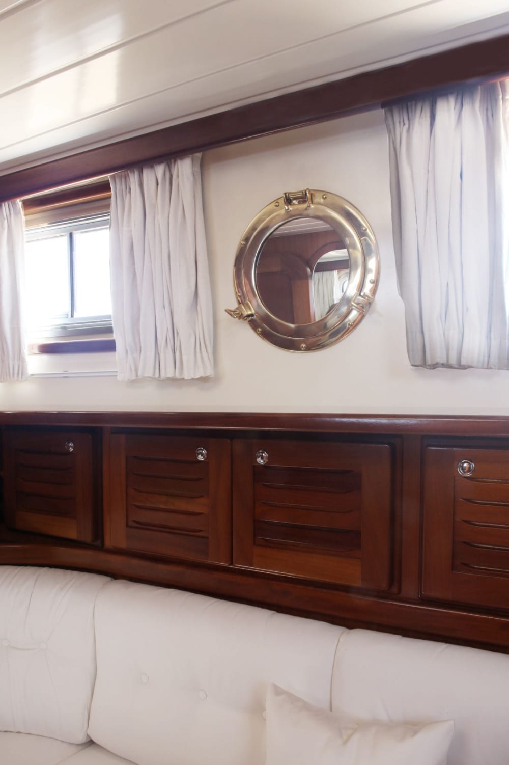 Deep South Route: Secret Coves and Local Flavors