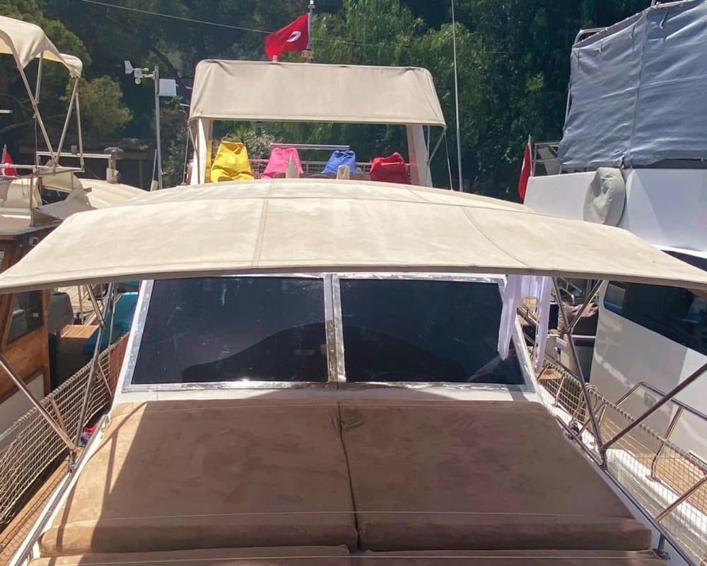 Geniet 3 uur lang van de zon op een motorboot in Fethiye.