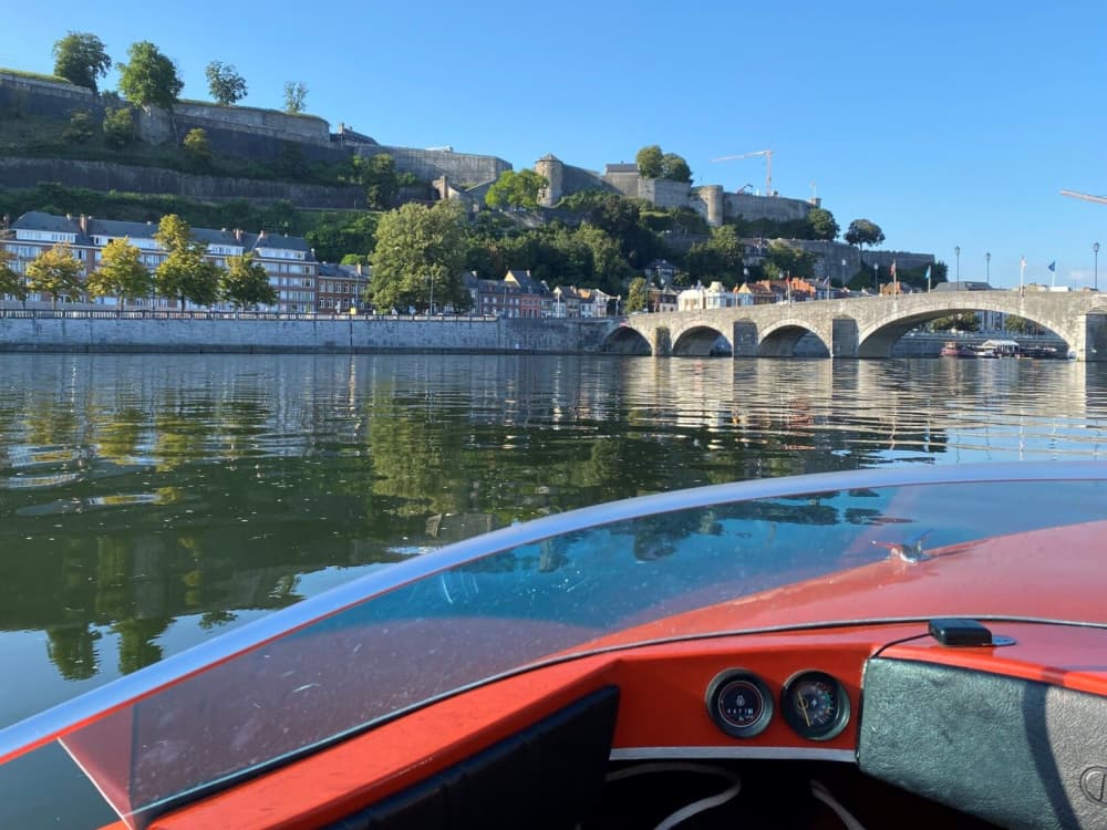 Namur Sans Amarres / Formule BOSRET : Namur historique en bateau ancien (+-1h)
