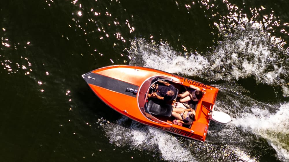 Namur Sans Amarres / Formule ROPS : escapade sur la Meuse en speedboat vintage (+-1h)