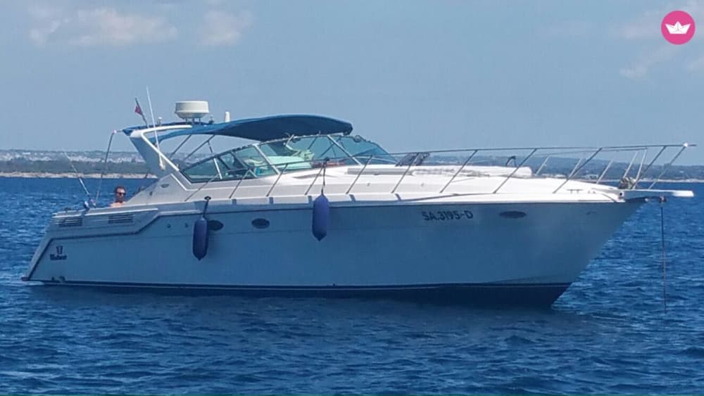 Crucero costero de día completo desde Città Vecchia a Punta Pizzo con desayuno, almuerzo y parada para nadar.