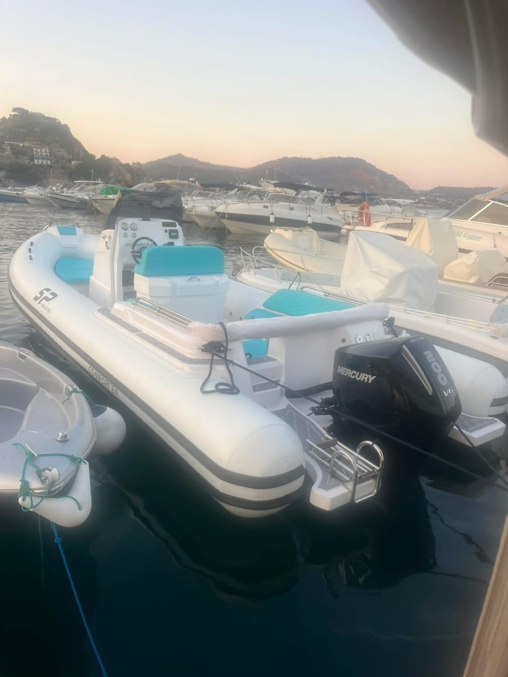 Croisière au coucher du soleil sur la côte amalfitaine – Expérience Sea Prop 24