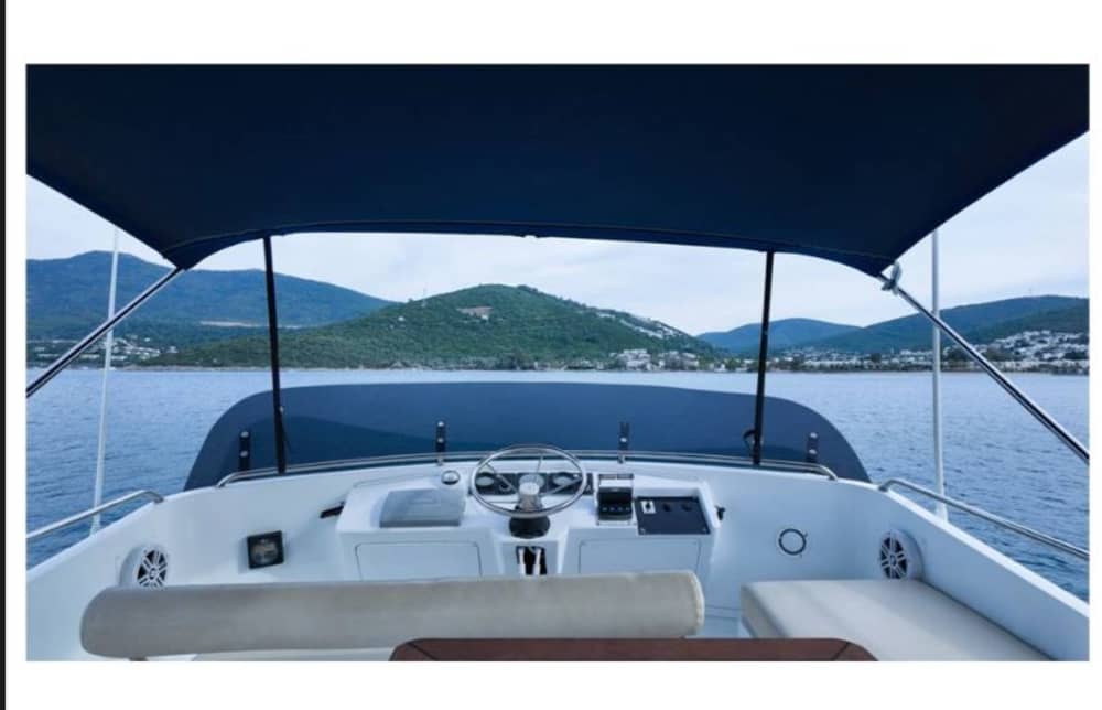 Ήλιος, Θάλασσα & Στυλ – Ενοικίαση Σκαφών στην Αλικαρνασσό