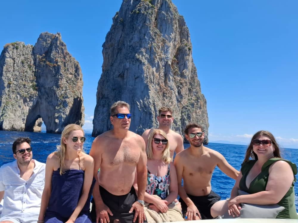 Capri: Privat 7-timmars båttur med drycker och tid på ön