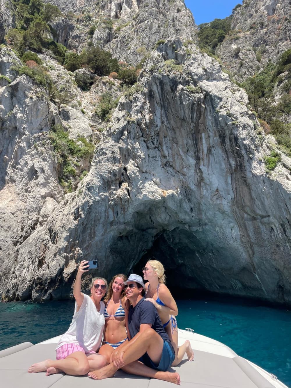 Capri: Privat 7-timmars båttur med drycker och tid på ön