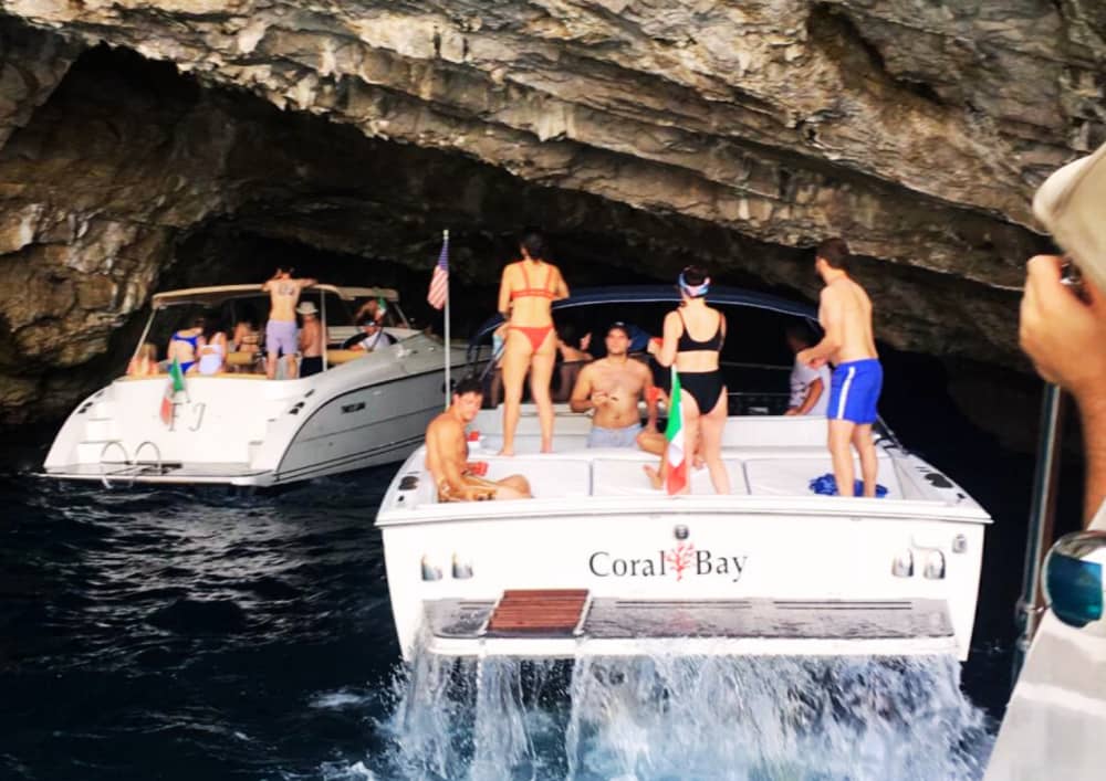 Capri: Privat 7-timmars båttur med drycker och tid på ön