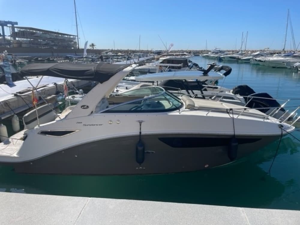 Erkunden Sie Palma de Mallorca vom Wasser aus: Ein ganzer Tag auf dem Wasser an Bord eines Motorboots