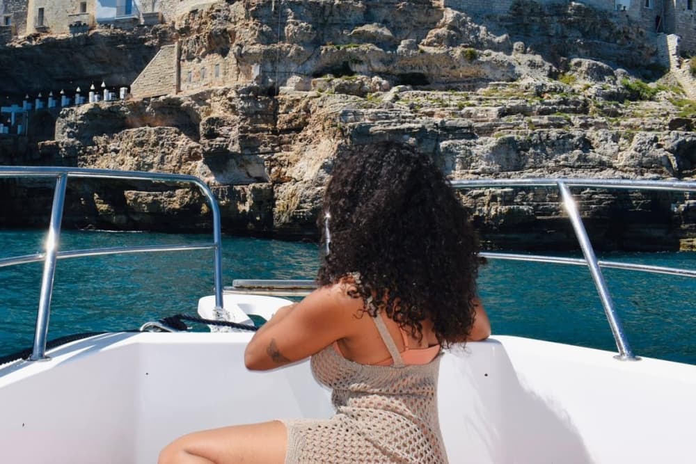 Le Grotte di Polignano: Tour di 4 Ore e Aperitivo in Barca