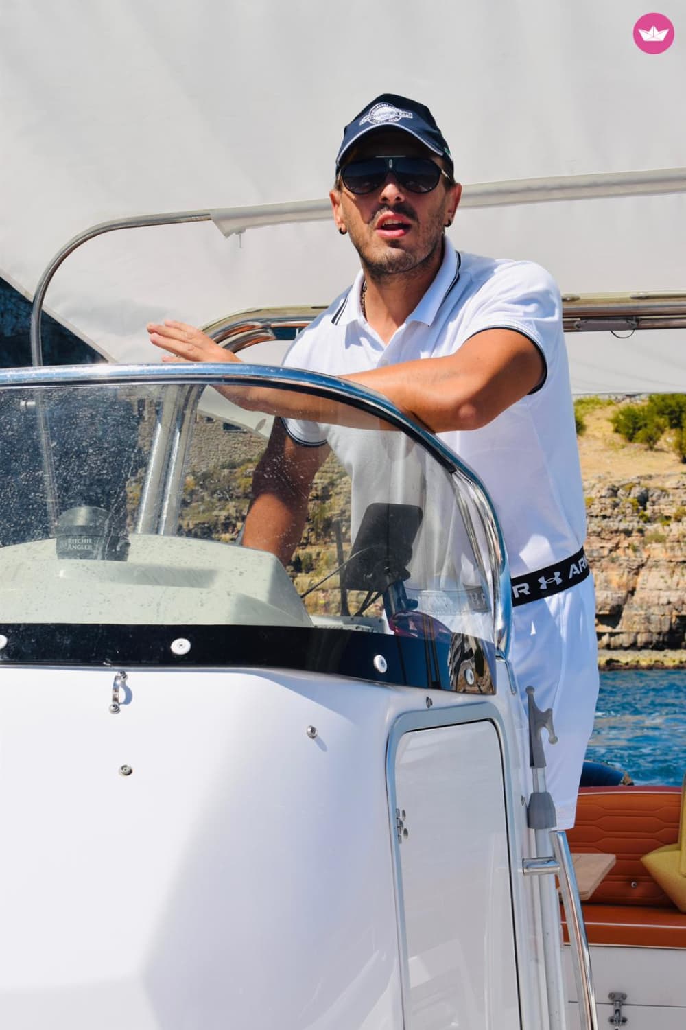 Le Grotte di Polignano: Tour di 4 Ore e Aperitivo in Barca