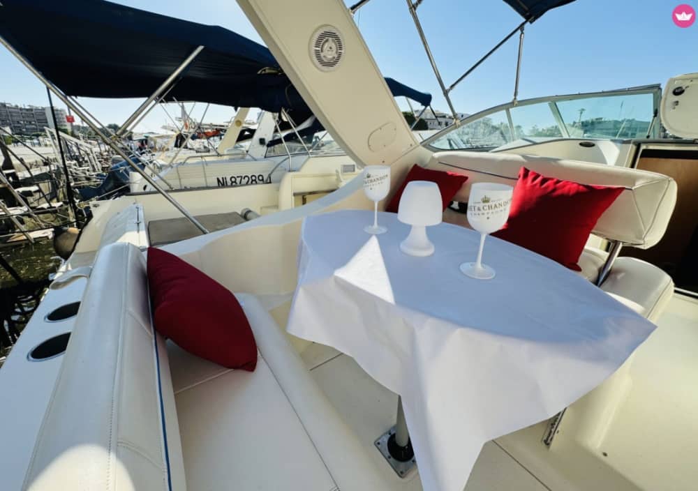 Full Day - Relaxed Cruising in Comfort and Style