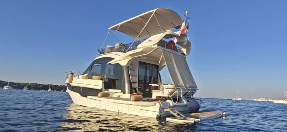 ¡Estoy celebrando mi cumpleaños o despedida de soltera en un yate! ¡8 horas de locura!