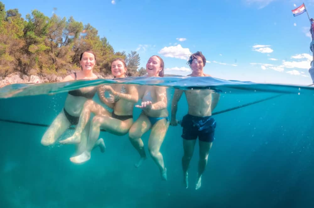 Heldagskryssning till Blå lagunen och Dalmatiens kust — Big Boat Experience