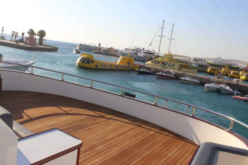 Un viaggio su misura a Hurghada: una giornata magica a bordo di uno yacht a motore.