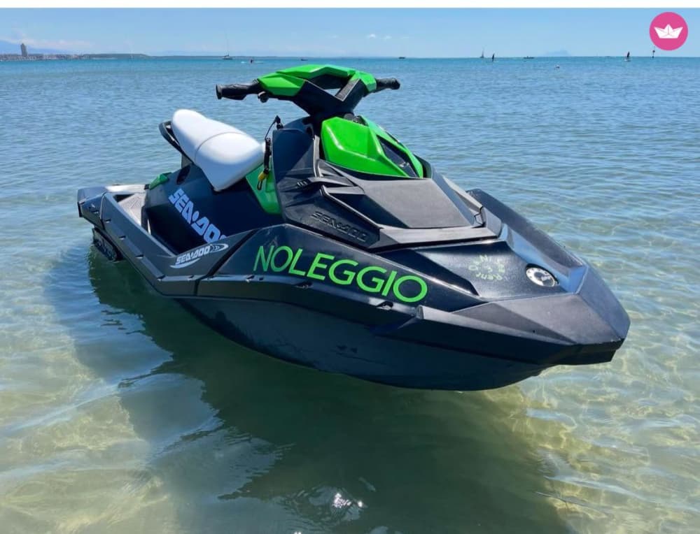 Entdecken Sie die Höhlen und Buchten entlang der Küste von Anzio