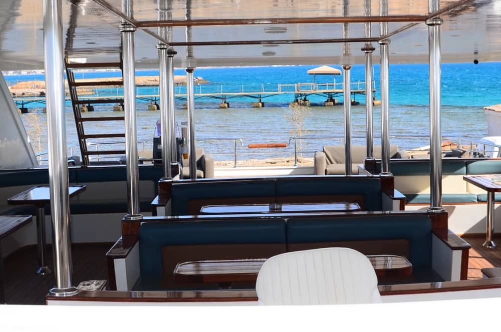 Explorează Hurghada cu barca: O zi întreagă pe apă la bordul unei bărci cu motor