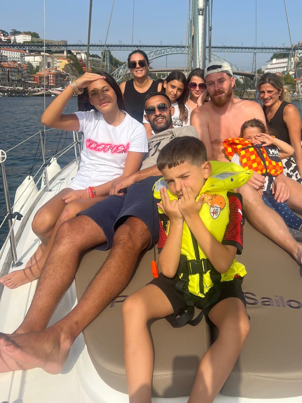 Hora dorada en velero: el recorrido de 2 horas al atardecer que es la manera perfecta de terminar el día